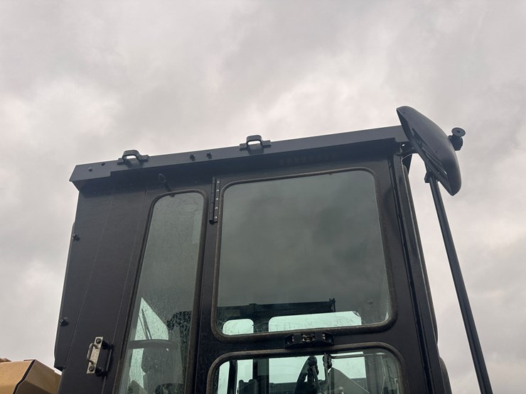 2022-caterpillar-140gc-image-64