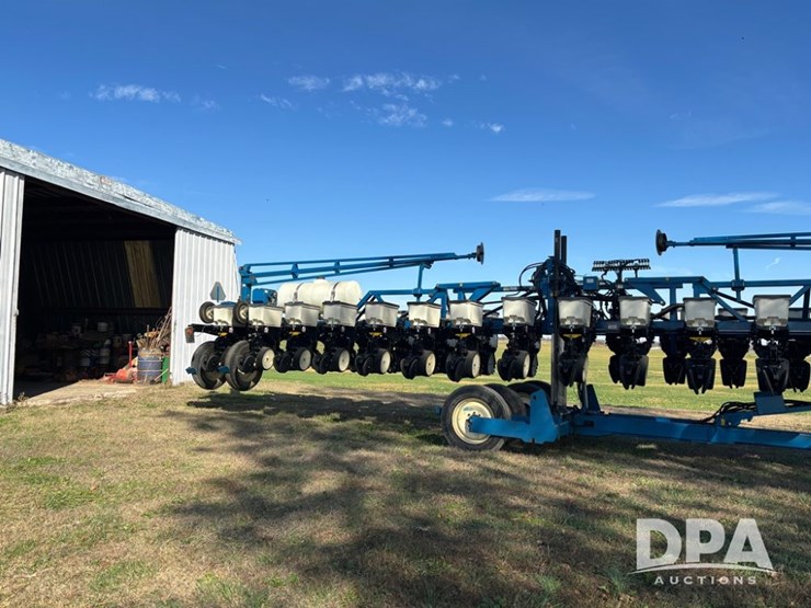 2022-kinze-3600-image-3