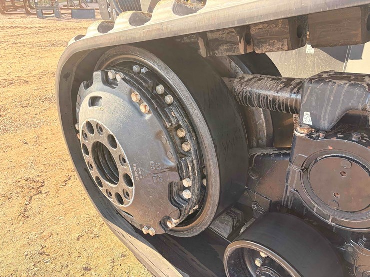 2020-agco-mt875e-large-frame-row-crop-track-tractor-image-11