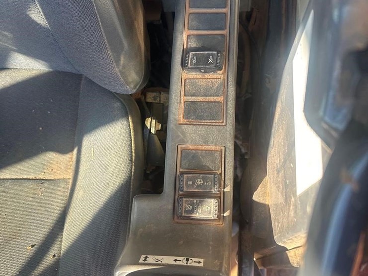 2012-hitachi-zx225us-lc-3-image-22