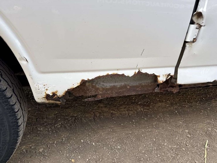 2001-chevrolet-express-g2500-image-16