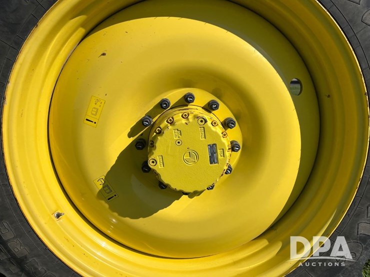 2021-john-deere-r4044-image-37