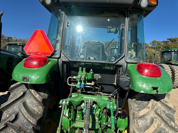 2011-john-deere-5095m-image-19
