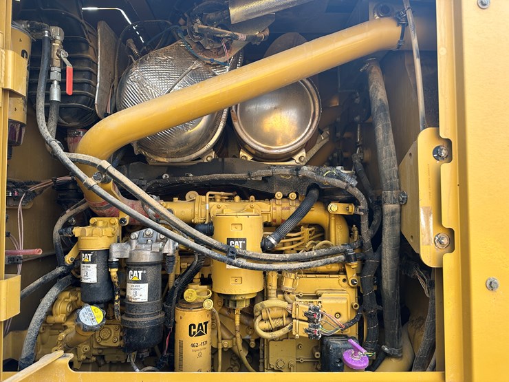 2022-caterpillar-140gc-image-68