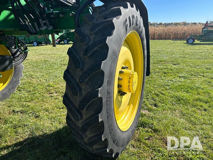 2022-john-deere-410r-image-22