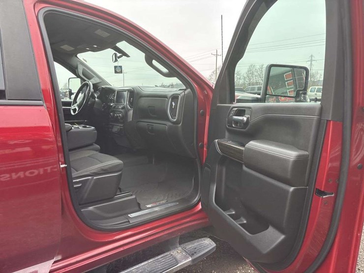 2022-chevrolet-silverado-2500-image-19