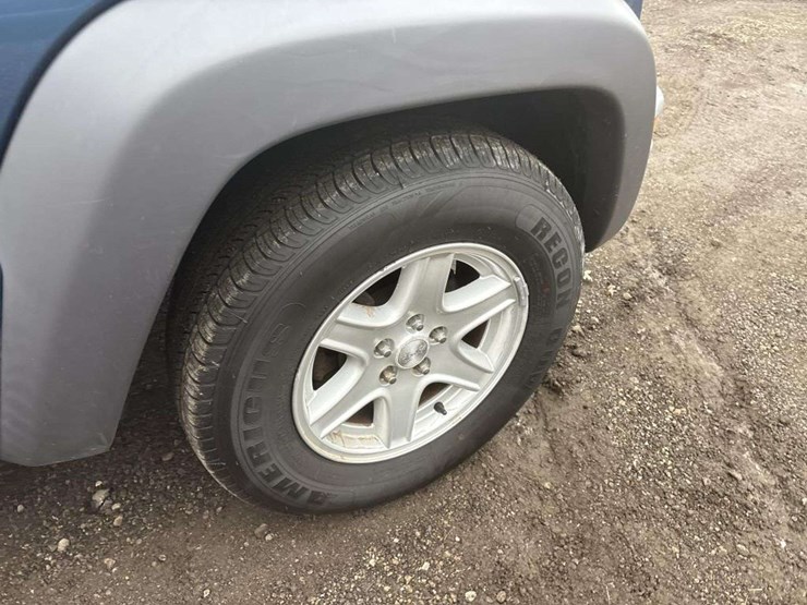 2004-jeep-liberty-image-11