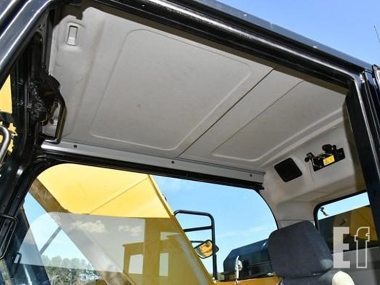 2020-caterpillar-325flcr-image-14