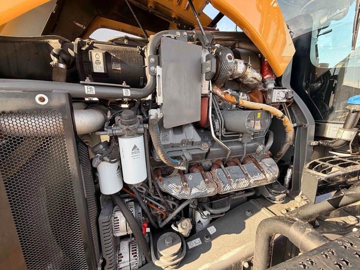 2020-agco-mt875e-large-frame-row-crop-track-tractor-image-24