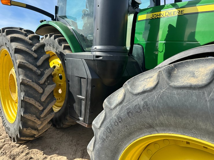 2016-john-deere-8320r-image-37