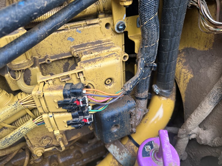 2022-caterpillar-140gc-image-81