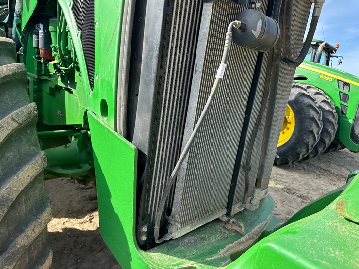2010-john-deere-8360r-image-46