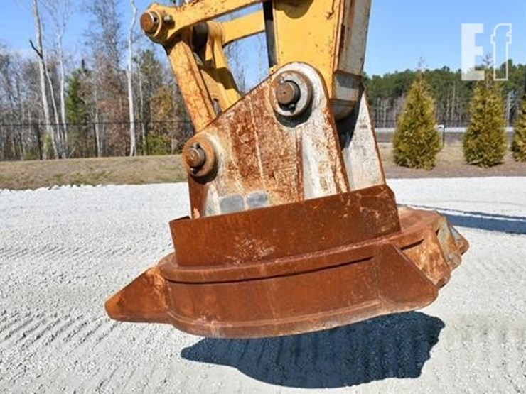 2020-caterpillar-325flcr-image-4