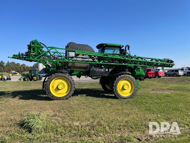2021-john-deere-r4044-image-10