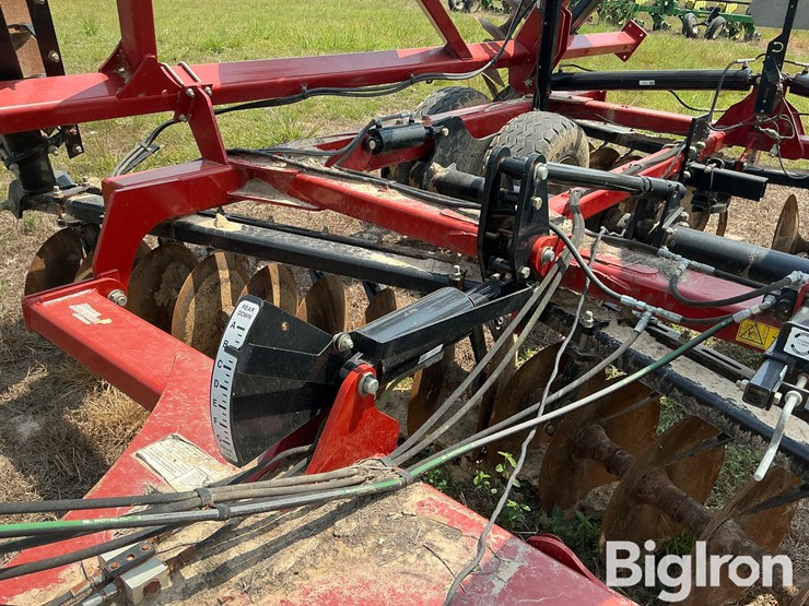 2018-case-ih-345-image-12