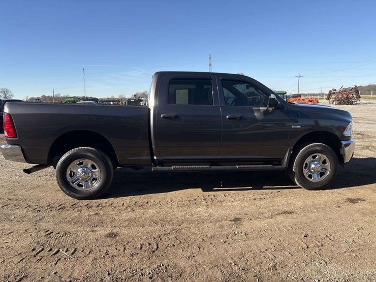 2016-dodge-2500-image-6