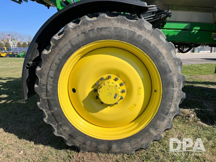 2021-john-deere-r4044-image-41