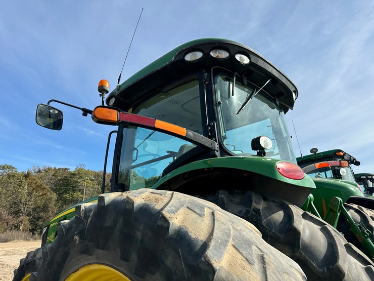 2010-john-deere-8285r-image-22