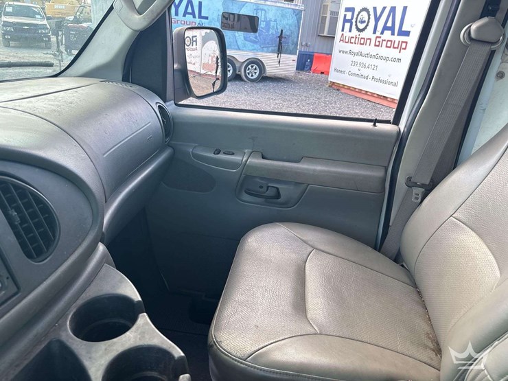 2008-ford-e350-image-13