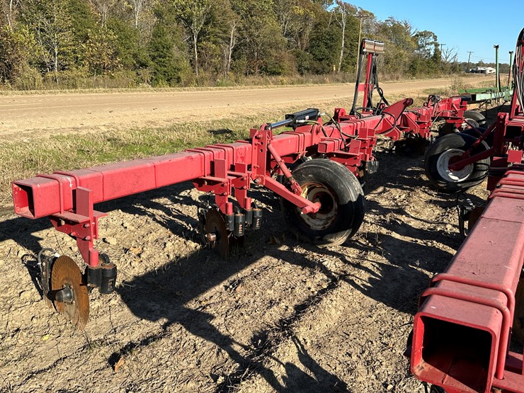 #33740-•-~20'-row-crop-cultivator-image-2