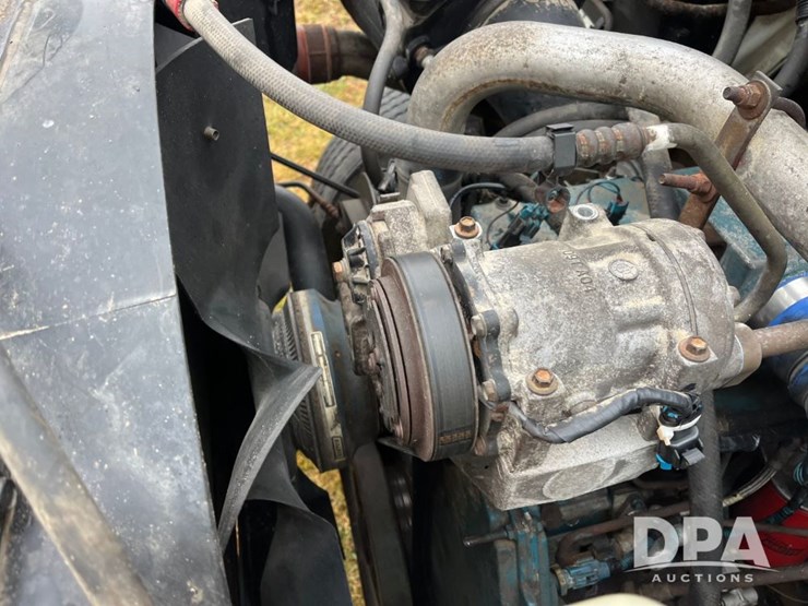 2004-international-7400-image-58