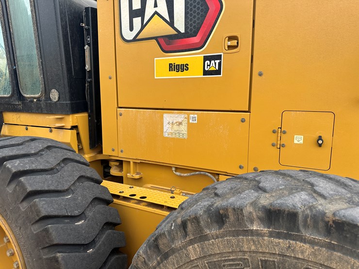 2022-caterpillar-140gc-image-24