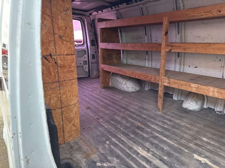 2001-chevrolet-express-g2500-image-22