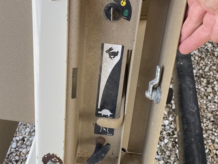 2010-unverferth-3750-image-17