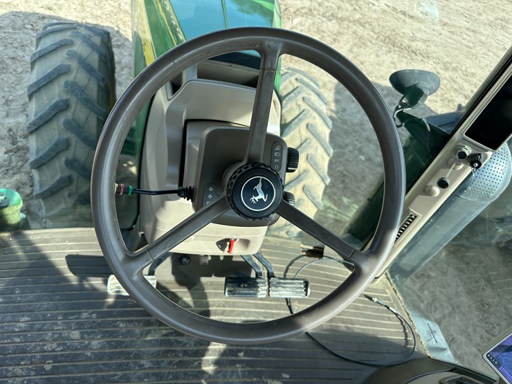 2010-john-deere-8285r-image-55