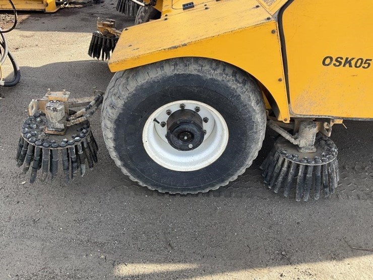 omc-3wmb-s.p.-monoboom-orchard-shaker-image-17