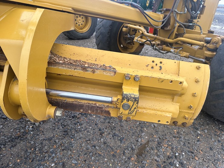 2022-caterpillar-140gc-awd-image-54