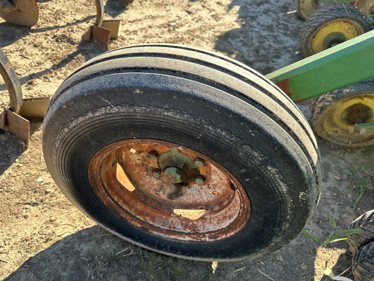 john-deere-16-image-7