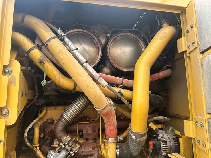 2022-caterpillar-140gc-image-73