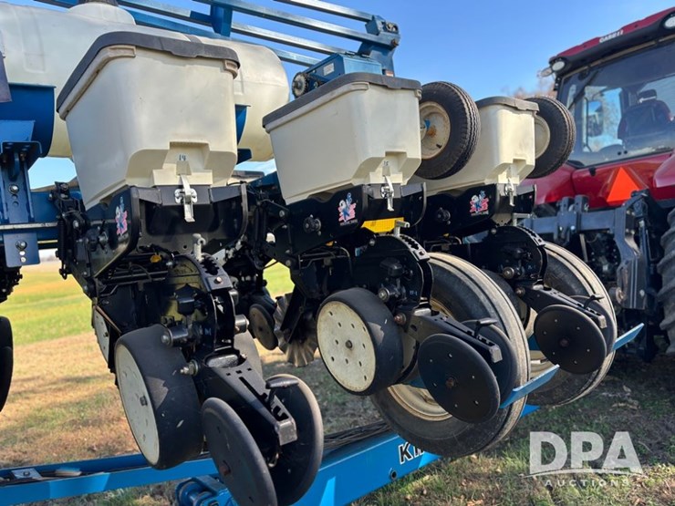 2022-kinze-3600-image-40