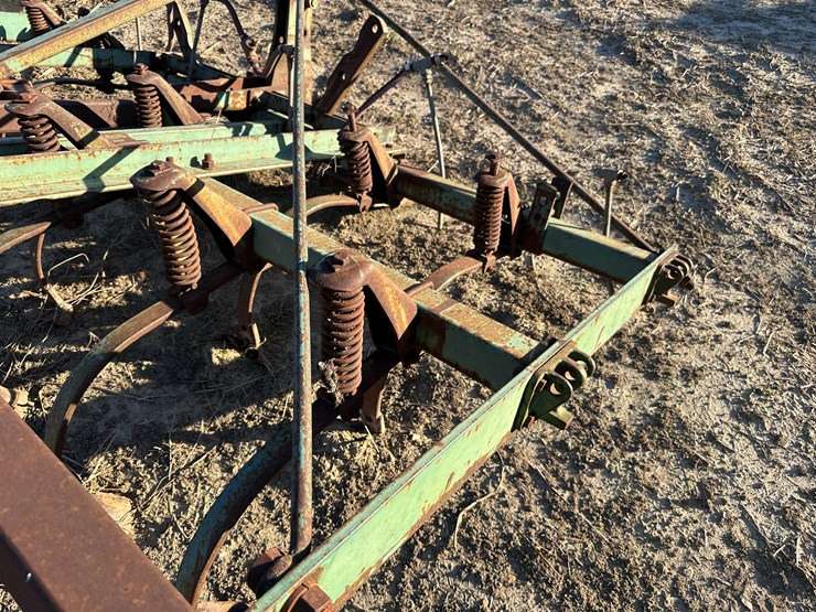 #33752-•-4.5'-chisel-plow-image-11