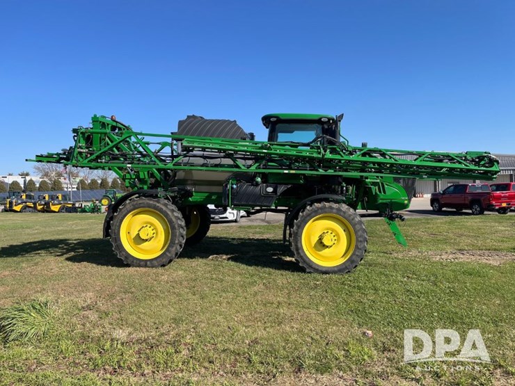 2021-john-deere-r4044-image-9