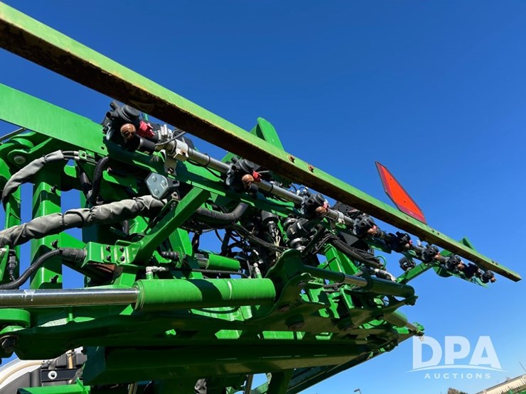 2022-john-deere-410r-image-38