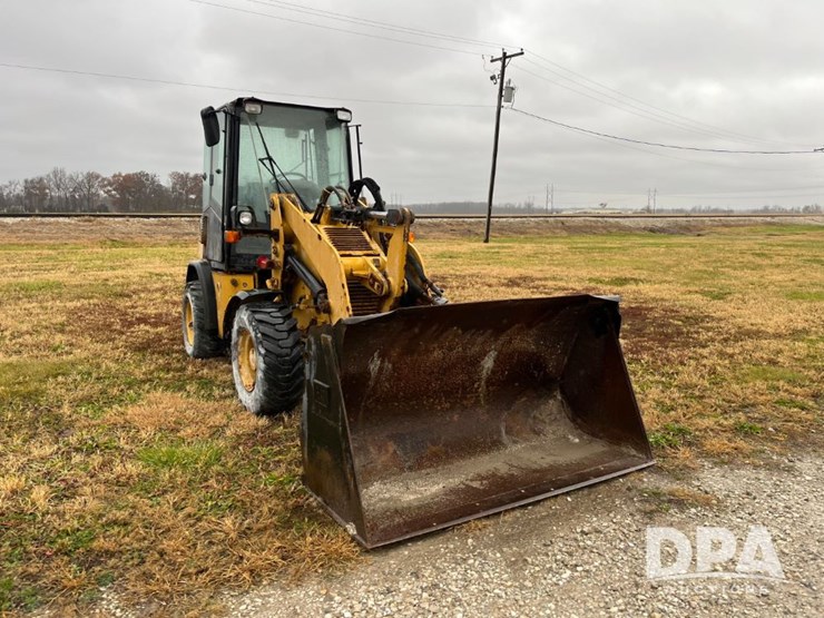 2005-caterpillar-904h-image-3