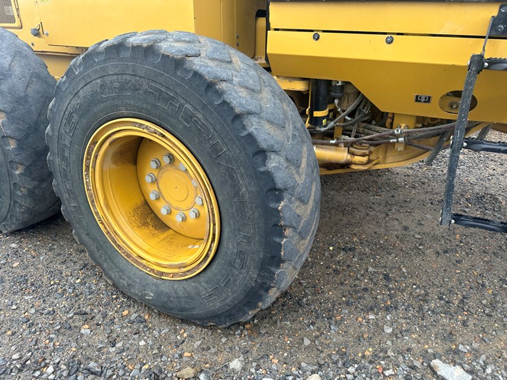 2022-caterpillar-140gc-awd-image-10