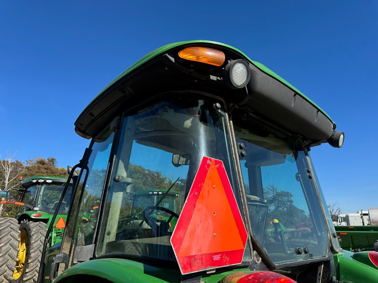 2011-john-deere-5095m-image-22