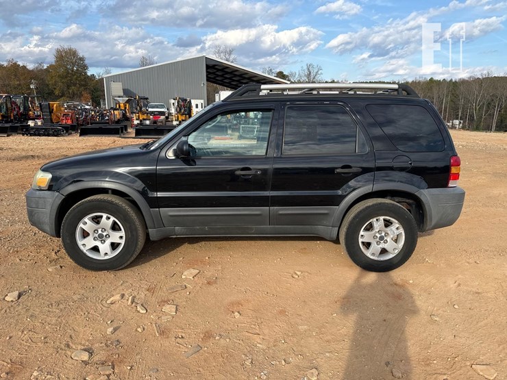 2005-ford-escape-xlt-image-2