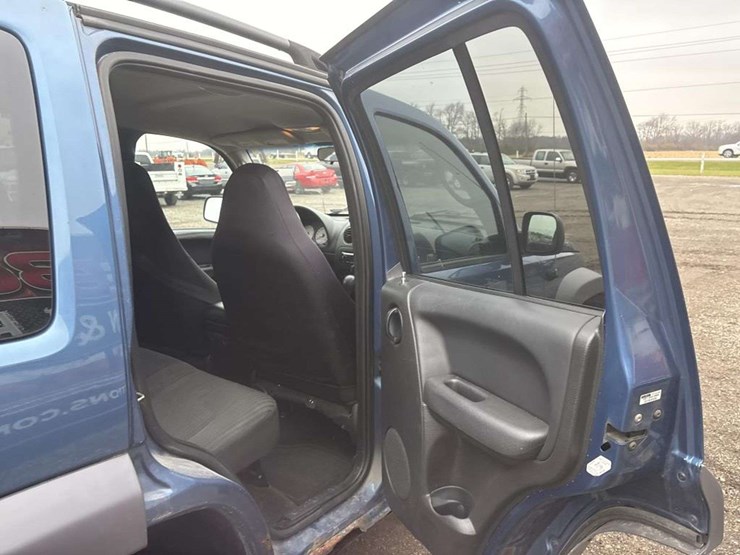 2004-jeep-liberty-image-17