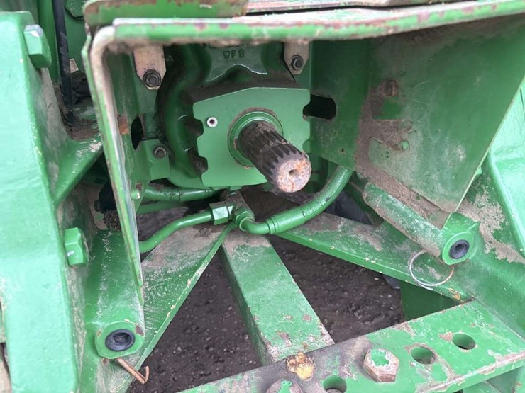 john-deere-8300-image-16
