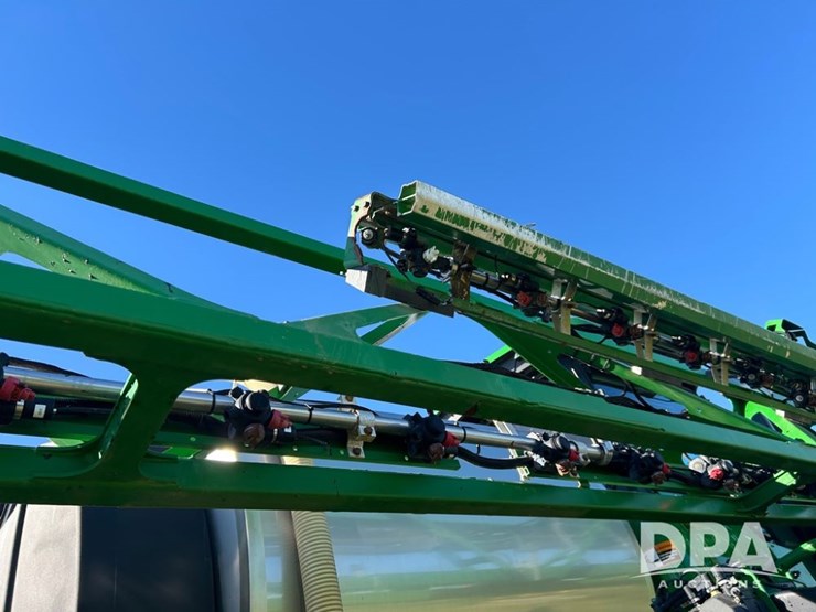 2022-john-deere-410r-image-44