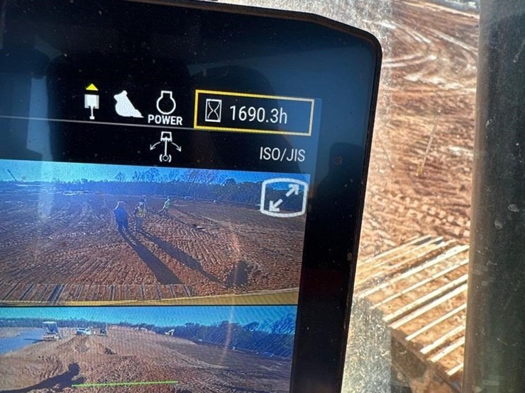 2023-caterpillar-320gc-image-19