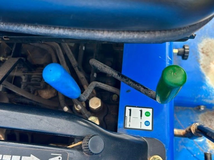 2016-new-holland-workmaster-37-image-33