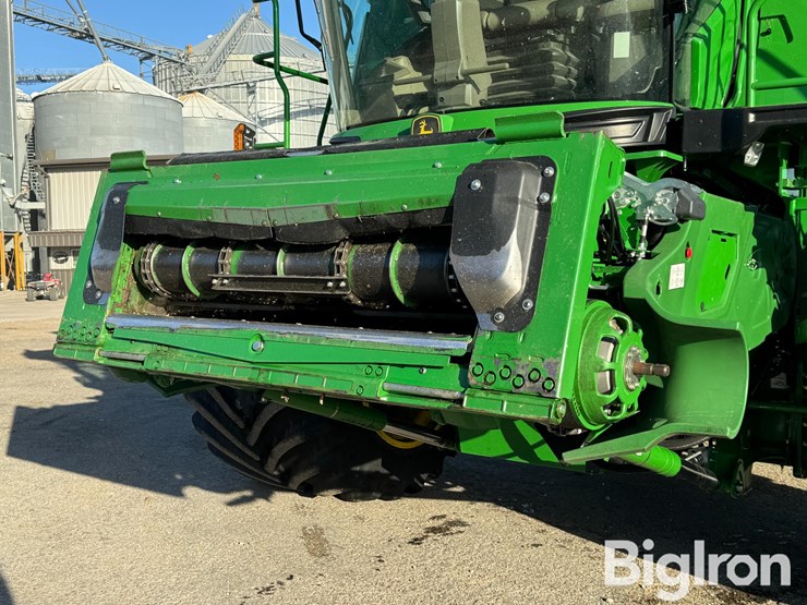 2022-john-deere-x9-1000-image-9