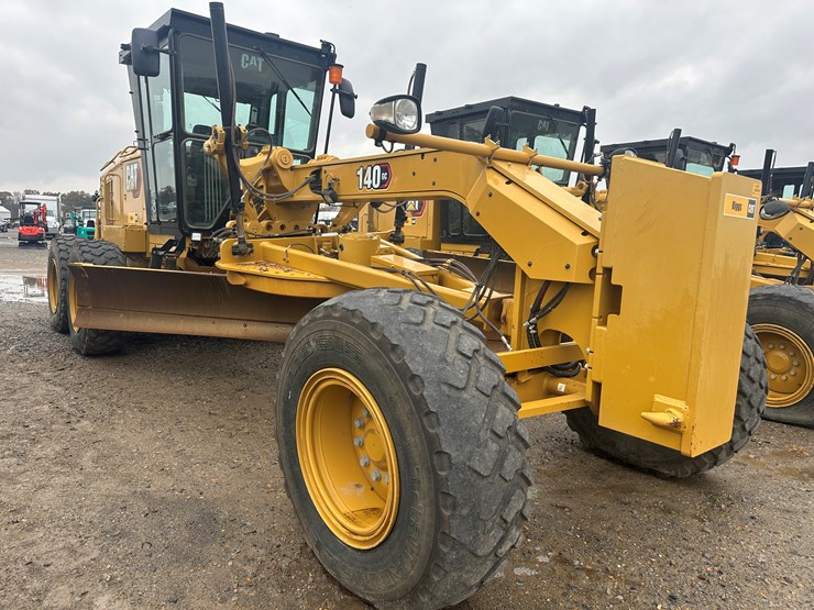 2022-caterpillar-140gc-image-2