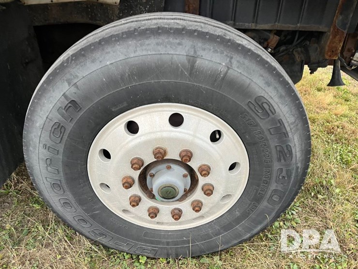 2005-international-7600-image-22