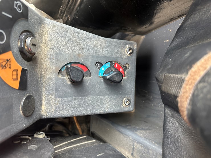 2022-caterpillar-140gc-image-90